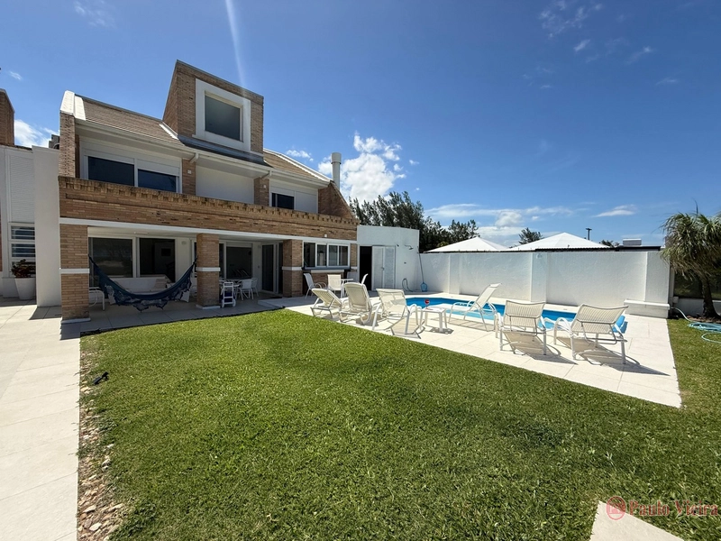 ATLÂNTIDA -  EXUBERANTE SOBRADO FRENTE MAR COM VISTA ETERNA: 4ª foto da galeria de imagens do imóvel