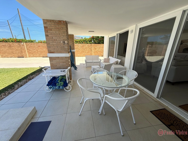 ATLÂNTIDA -  EXUBERANTE SOBRADO FRENTE MAR COM VISTA ETERNA