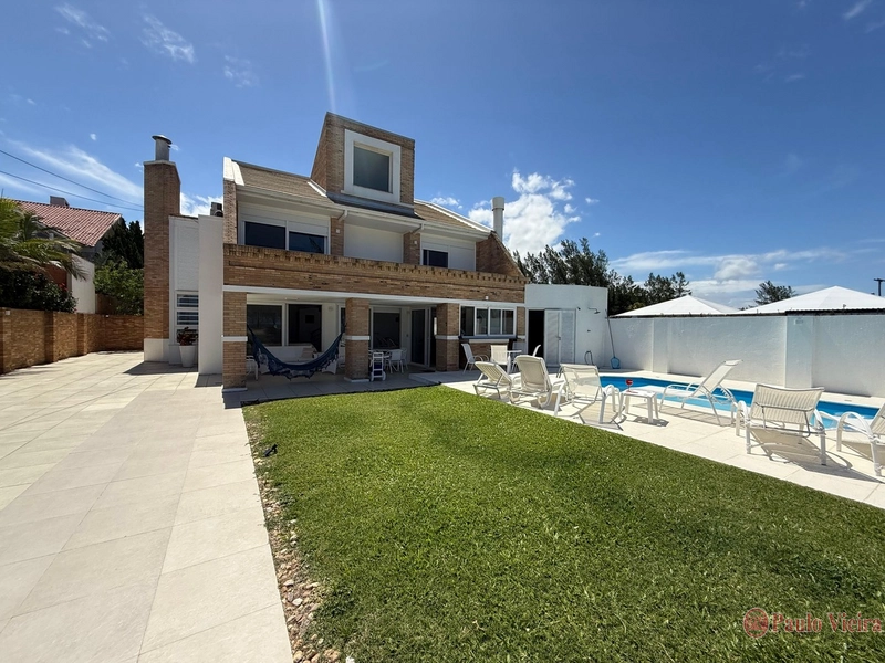 ATLÂNTIDA -  EXUBERANTE SOBRADO FRENTE MAR COM VISTA ETERNA: 5ª foto da galeria de imagens do imóvel