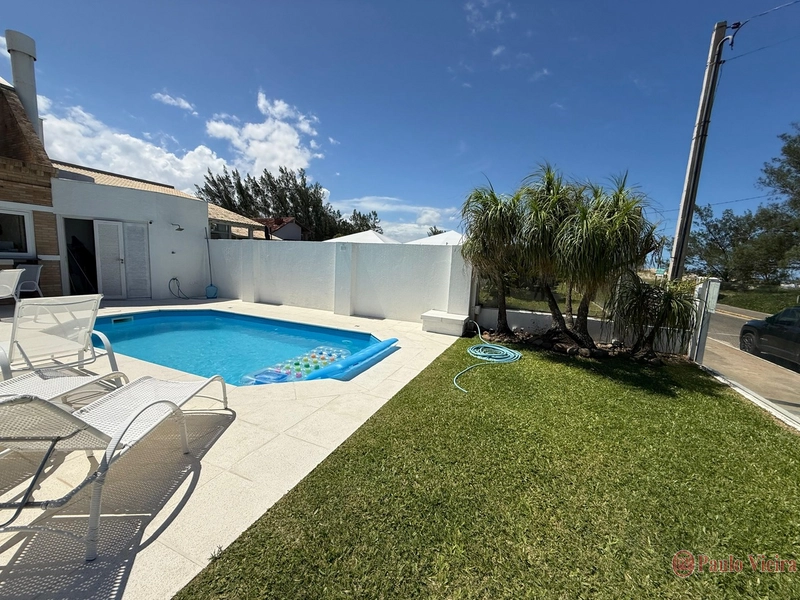 ATLÂNTIDA -  EXUBERANTE SOBRADO FRENTE MAR COM VISTA ETERNA: 3ª foto da galeria de imagens do imóvel