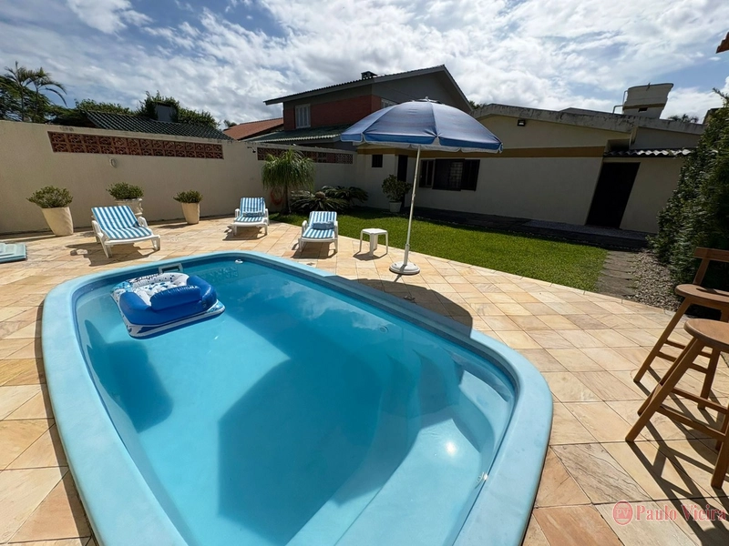 CASA 3 DORMITÓRIOS COM PISCINA PRÓXIMO AO MAR: 28ª foto da galeria de imagens do imóvel