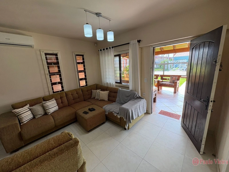 CASA 3 DORMITÓRIOS COM PISCINA PRÓXIMO AO MAR: 11ª foto da galeria de imagens do imóvel