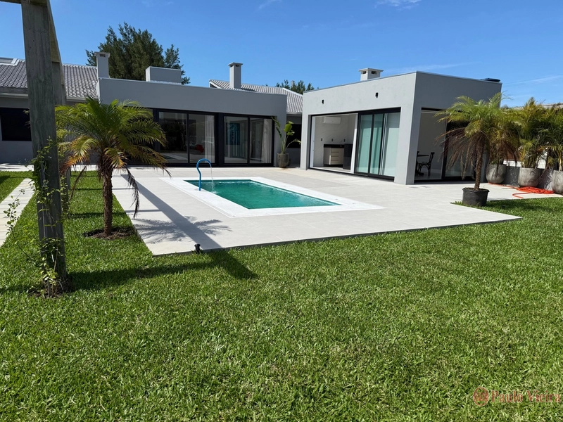 XANGRI-LÁ -  CASA TÉRREA COM 3 SUÍTES