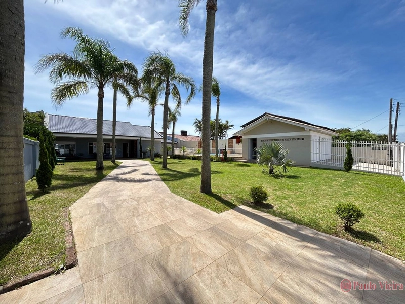 ATLÂNTIDA - EXCELENTE CASA À VENDA COM 3 SUÍTES: 8ª foto da galeria de imagens do imóvel