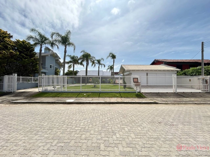 ATLÂNTIDA - EXCELENTE CASA À VENDA COM 3 SUÍTES: 3ª foto da galeria de imagens do imóvel