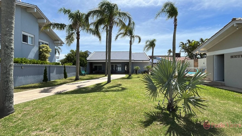 ATLÂNTIDA - EXCELENTE CASA À VENDA COM 3 SUÍTES: 5ª foto da galeria de imagens do imóvel