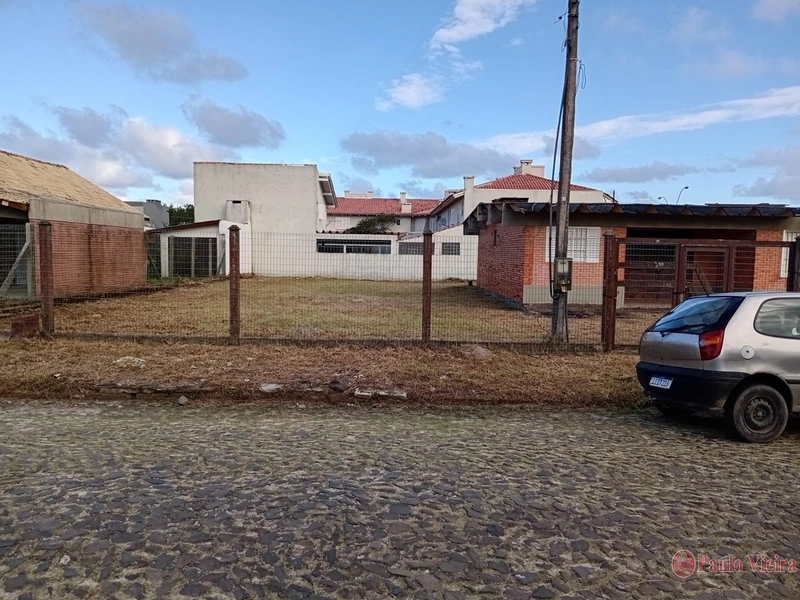 XANGRI-LA - CASA TERREA EM LOCALIZAÇÃO EXCLUSIVA!