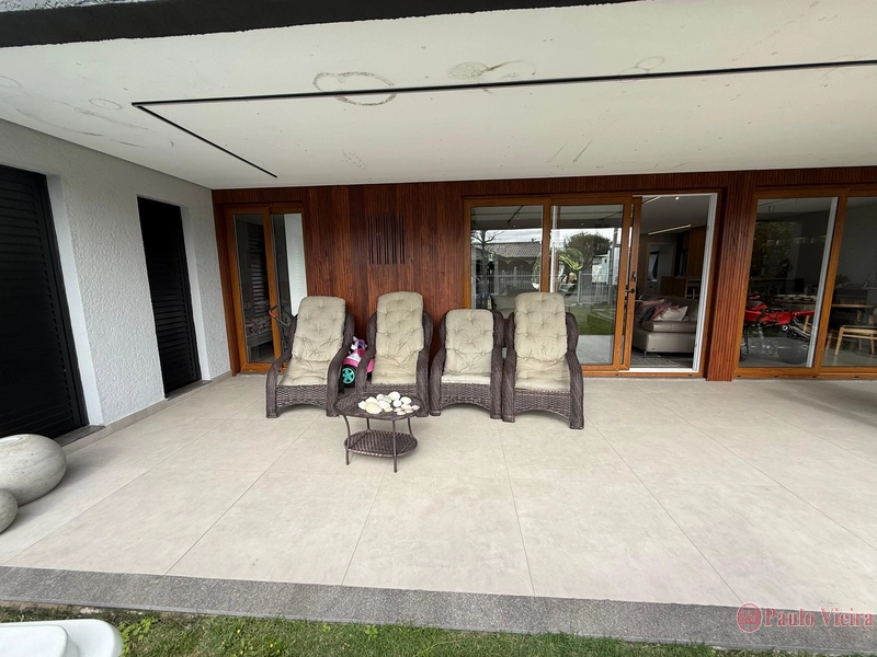 XANGRI-LÁ  -  CASA COM 3 DORMITÓRIOS E PISCINA PERTO DO MAR: 2ª foto da galeria de imagens do imóvel