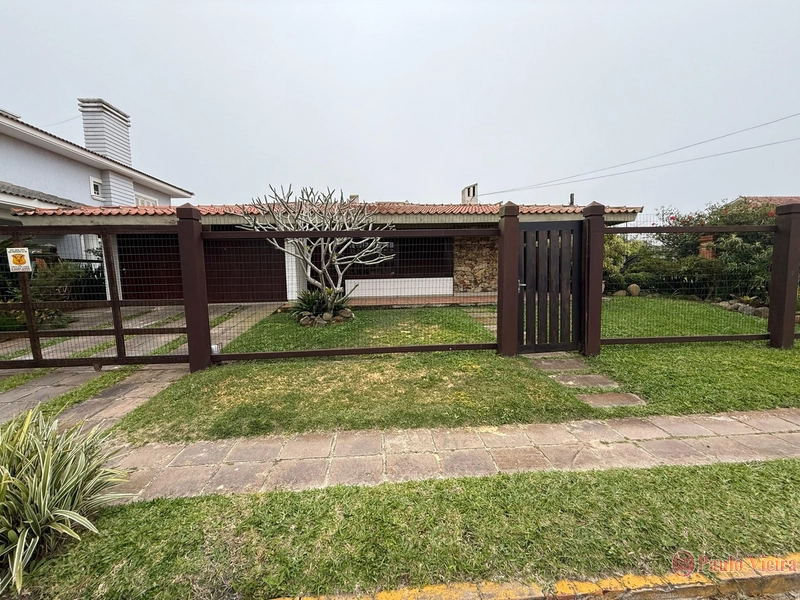 ATLÂNTIDA  - CASA TÉRREA PROXIMA AO MAR: 2ª foto da galeria de imagens do imóvel