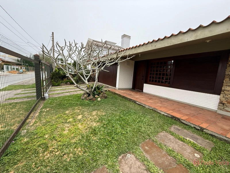 ATLÂNTIDA  - CASA TÉRREA PROXIMA AO MAR: 3ª foto da galeria de imagens do imóvel