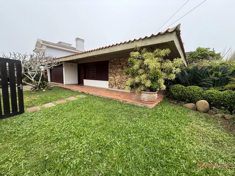 ATLÂNTIDA  - CASA TÉRREA PROXIMA AO MAR: 1ª foto da galeria de imagens do imóvel