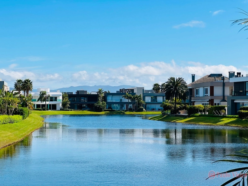 ENSEADA - EXCELENTE SOBRADO BEIRA LAGO: 65ª foto da galeria de imagens do imóvel