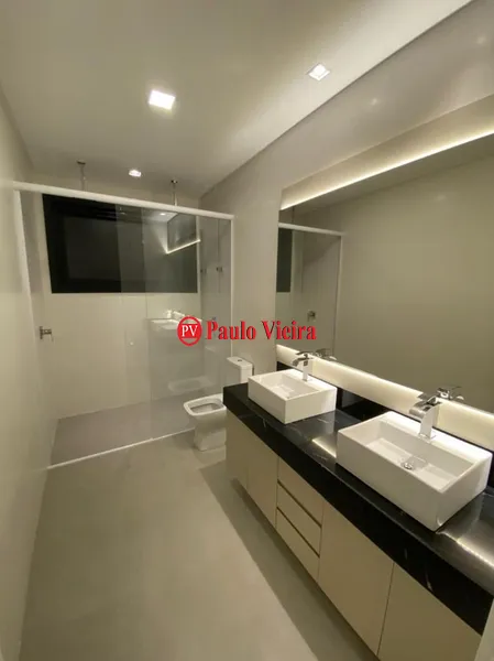 ENSEADA - EXCELENTE SOBRADO EM LOTE COM 3 FRENTES: 18ª foto da galeria de imagens do imóvel