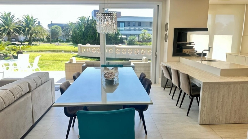 PLAYA VISTA, sobrado beira de lago: 2ª foto da galeria de imagens do imóvel