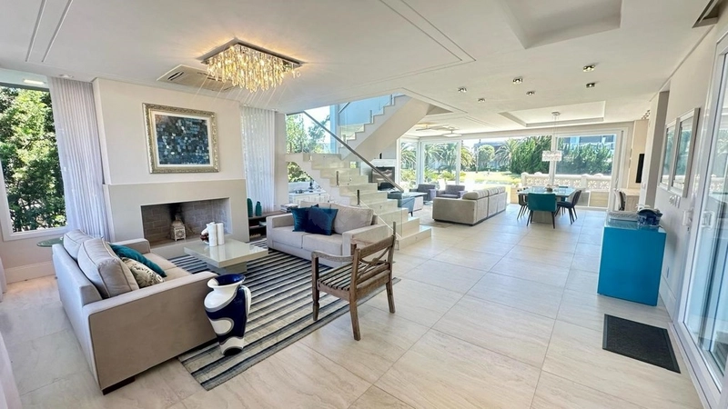 PLAYA VISTA, sobrado beira de lago: 4ª foto da galeria de imagens do imóvel