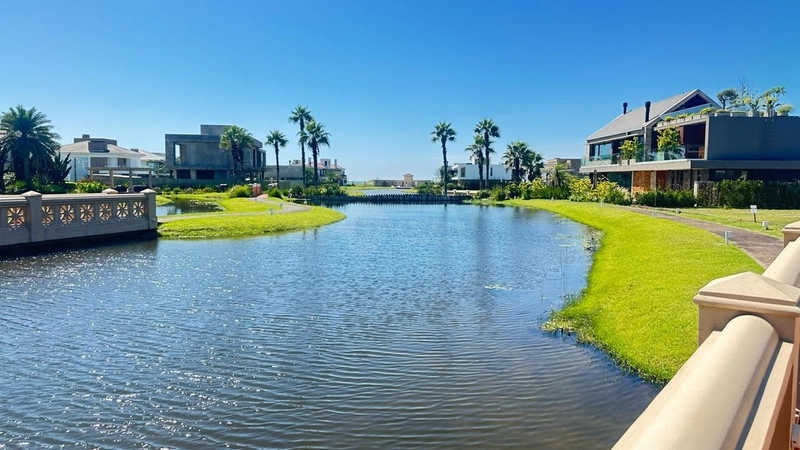 PLAYA VISTA, sobrado beira de lago
