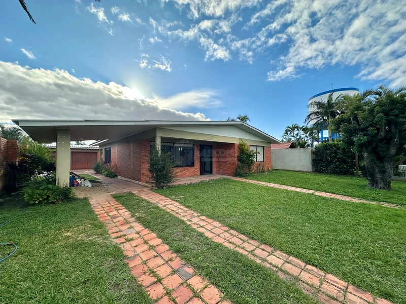 ATLANTIDA, casa em zona central: 1ª foto da galeria de imagens do imóvel
