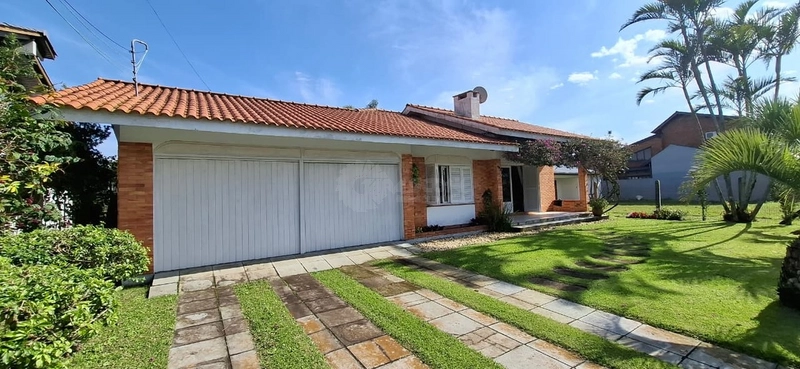 ATLANTIDA, ótima casa estruturada frente leste: 5ª foto da galeria de imagens do imóvel