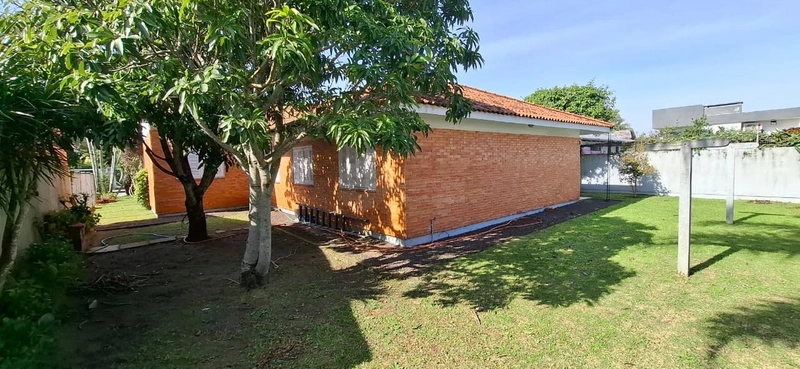 ATLANTIDA, ótima casa estruturada frente leste: 2ª foto da galeria de imagens do imóvel