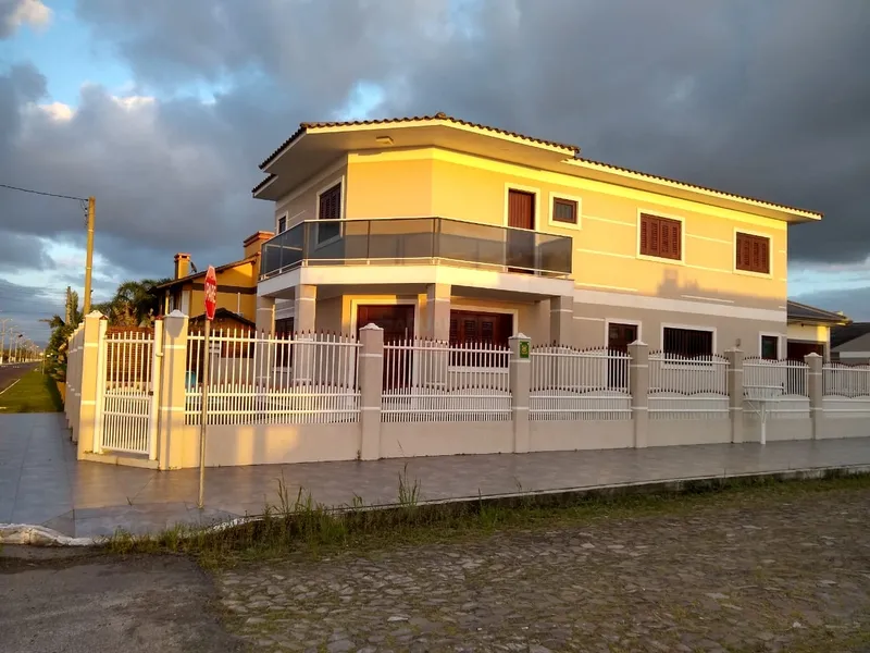 Excelente Sobrado à Venda - Frente para o Mar: 1ª foto da galeria de imagens do imóvel
