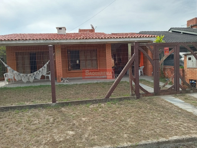 Casa somente à duas Quadras do Mar!: 1ª foto da galeria de imagens do imóvel