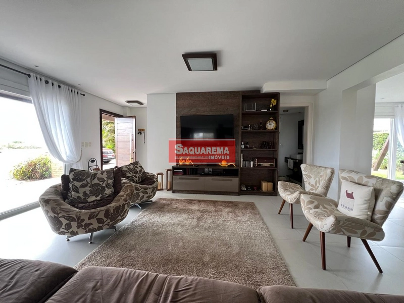 Belíssima casa oferecendo conforto, funcionalidade e lazer.: 7ª foto da galeria de imagens do imóvel
