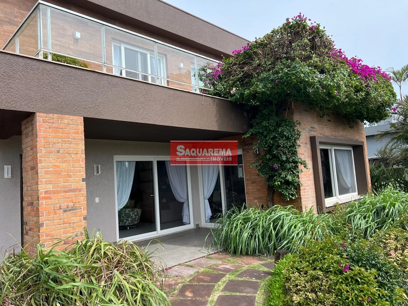 Belíssima casa oferecendo conforto, funcionalidade e lazer.: 2ª foto da galeria de imagens do imóvel