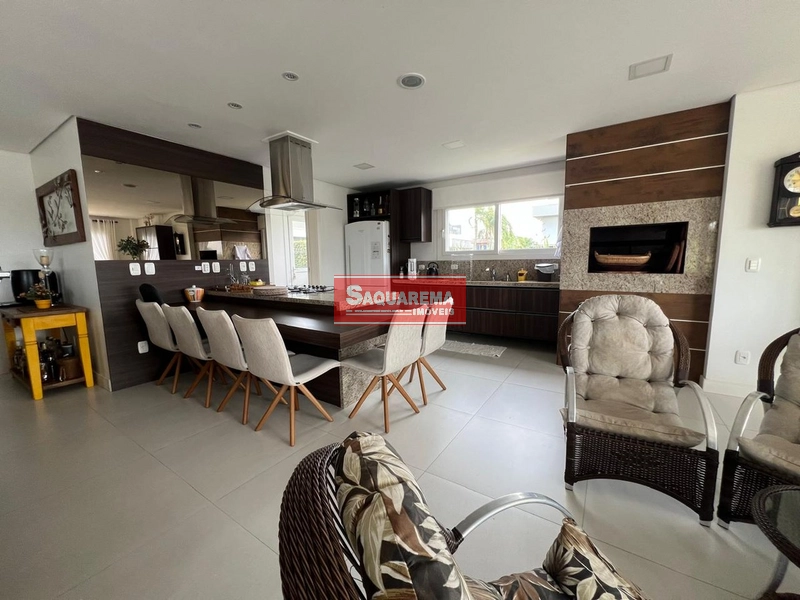 Belíssima casa oferecendo conforto, funcionalidade e lazer.: 6ª foto da galeria de imagens do imóvel
