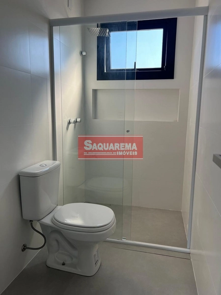 Sobrado Belíssimo com Design Moderno: 18ª foto da galeria de imagens do imóvel