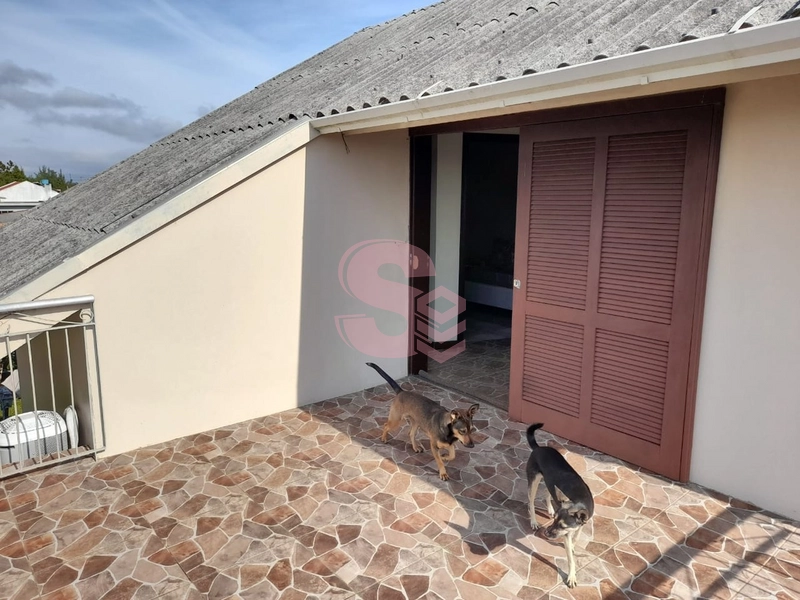 Belo Sobrado localizado em área de moradores!: 3ª foto da galeria de imagens do imóvel