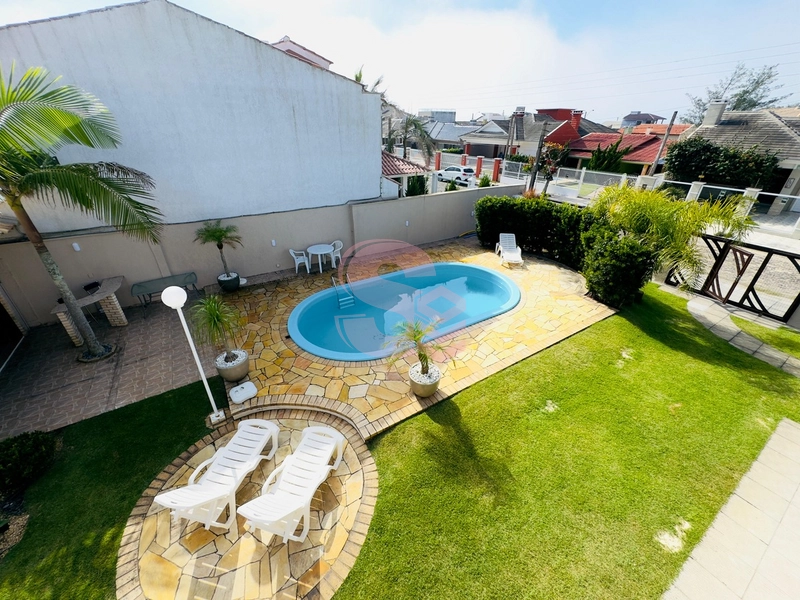 LINDO IMÓVEL À 100M DO MAR! ÁREA COM 600m2!: 10ª foto da galeria de imagens do imóvel