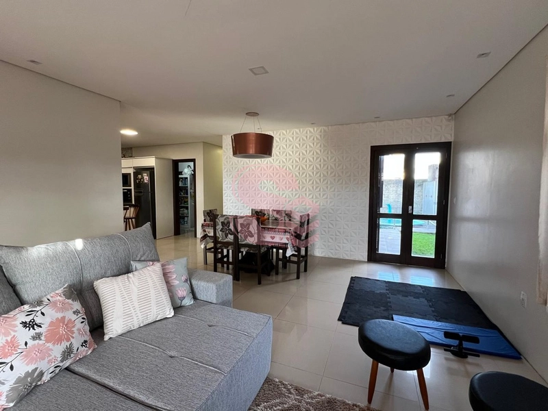 Casa à Venda – 3 Dormitórios com Piscina e Laje em Concreto: 7ª foto da galeria de imagens do imóvel