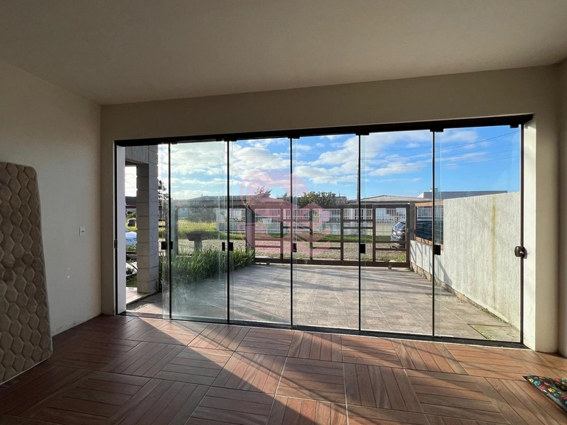 Casa à Venda – 3 Dormitórios com Piscina e Laje em Concreto: 4ª foto da galeria de imagens do imóvel