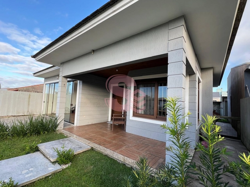 Casa à Venda – 3 Dormitórios com Piscina e Laje em Concreto: 3ª foto da galeria de imagens do imóvel