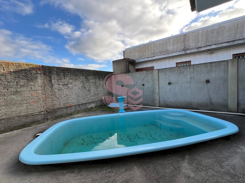 Casa à Venda – 3 Dormitórios com Piscina e Laje em Concreto: 16ª foto da galeria de imagens do imóvel
