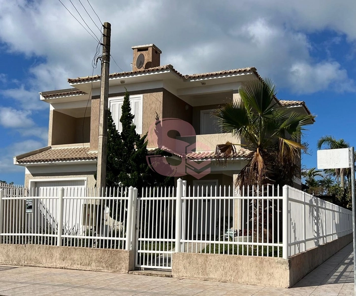 Residência de Alvenaria - Ampla e Confortável: 1ª foto da galeria de imagens do imóvel