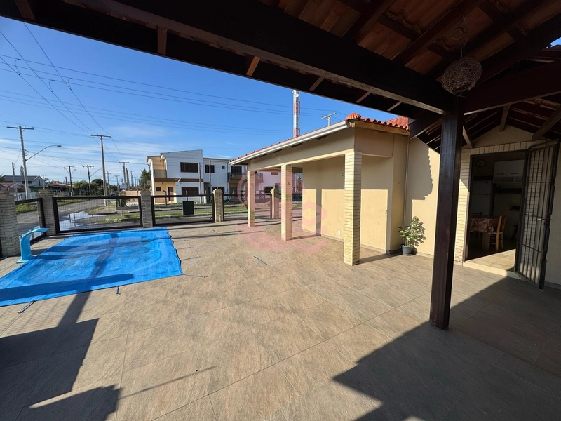Residência de Alvenaria de Esquina com Piscina!: 3ª foto da galeria de imagens do imóvel