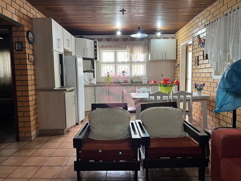 Residência em tijolo à vista à 50m do mar!: 8ª foto da galeria de imagens do imóvel