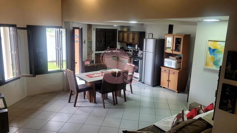 Sobrado a venda em Atlântida Sul: 5ª foto da galeria de imagens do imóvel