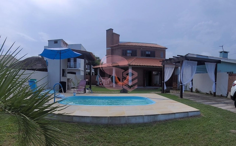 Sobrado a venda em Atlântida Sul: 13ª foto da galeria de imagens do imóvel