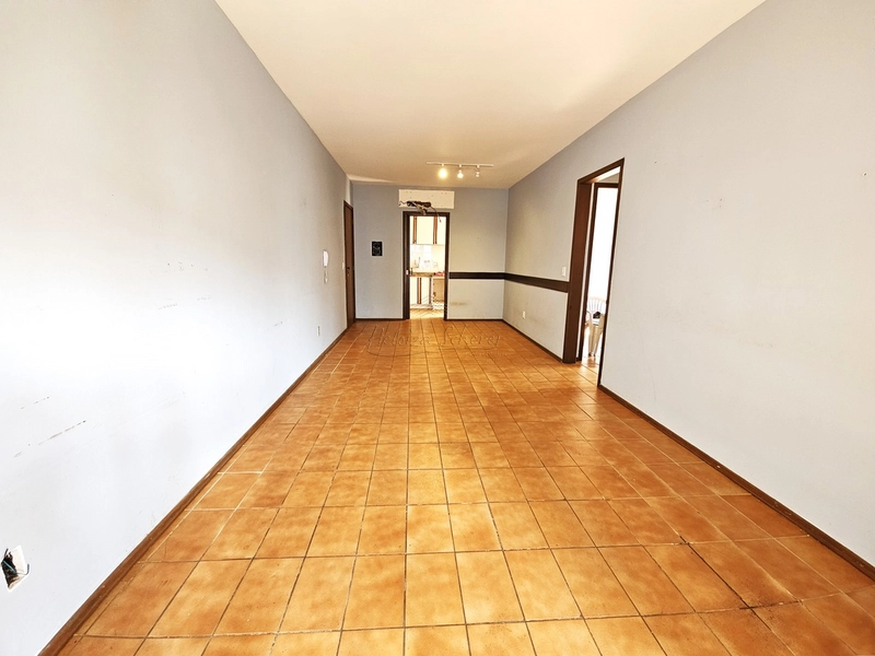 Apartamento 02 dormitórios, suíte + dep. empregada, Capão da Canoa, RS: 3ª foto da galeria de imagens do imóvel