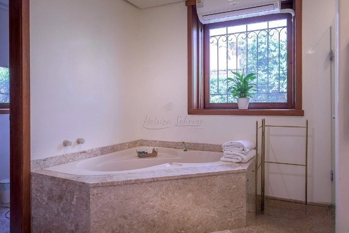 Casa com 5 quartos, cancha de tênis, piscina,450m2, 2.423m² de terreno: 36ª foto da galeria de imagens do imóvel