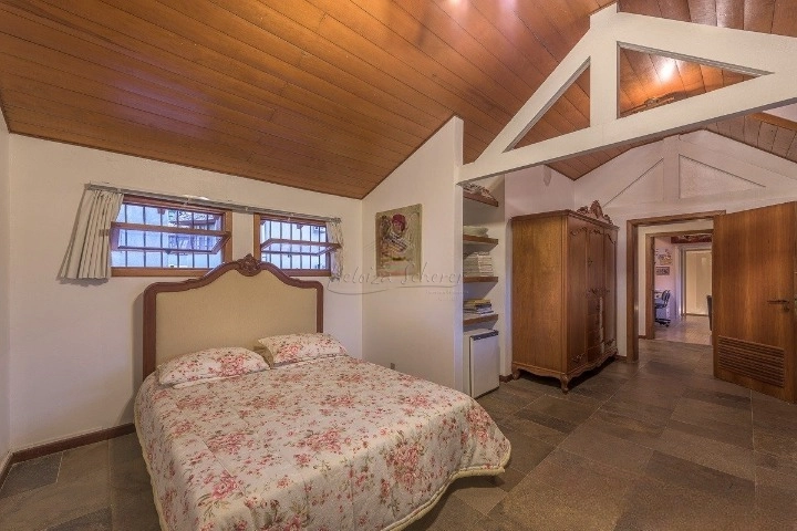 Casa com 5 quartos, cancha de tênis, piscina,450m2, 2.423m² de terreno: 48ª foto da galeria de imagens do imóvel
