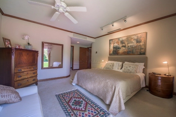 Casa com 5 quartos, cancha de tênis, piscina,450m2, 2.423m² de terreno: 33ª foto da galeria de imagens do imóvel