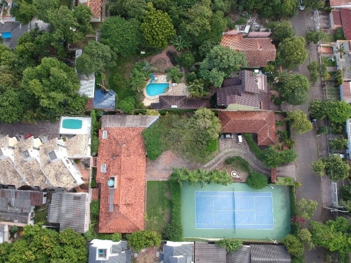 Casa com 5 quartos, cancha de tênis, piscina,450m2, 2.423m² de terreno: 60ª foto da galeria de imagens do imóvel