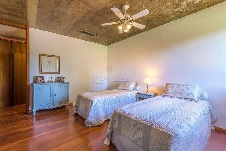 Casa com 5 quartos, cancha de tênis, piscina,450m2, 2.423m² de terreno: 40ª foto da galeria de imagens do imóvel