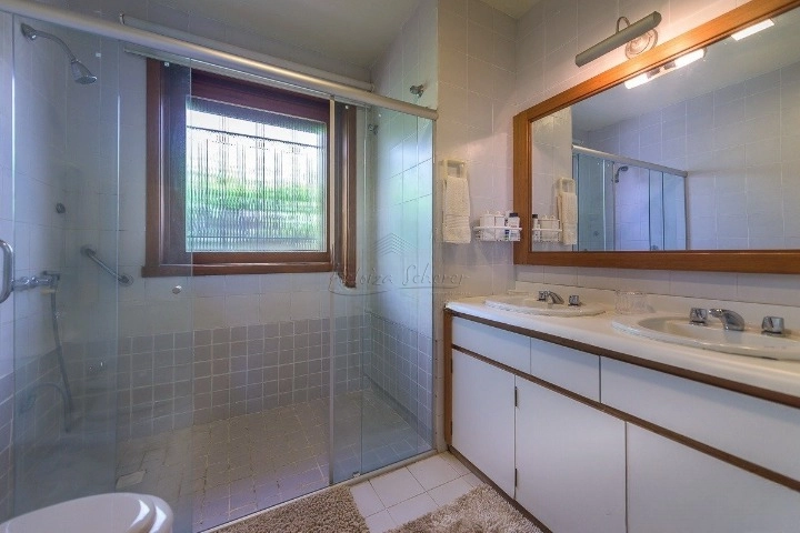 Casa com 5 quartos, cancha de tênis, piscina,450m2, 2.423m² de terreno: 47ª foto da galeria de imagens do imóvel