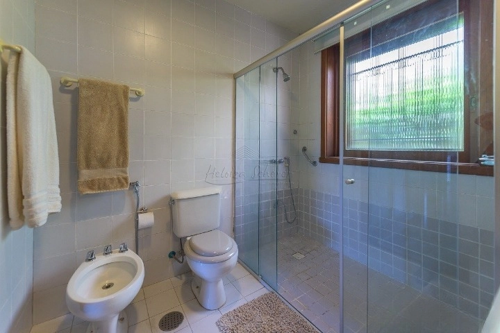 Casa com 5 quartos, cancha de tênis, piscina,450m2, 2.423m² de terreno: 42ª foto da galeria de imagens do imóvel