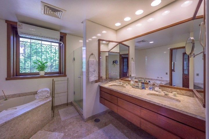 Casa com 5 quartos, cancha de tênis, piscina,450m2, 2.423m² de terreno: 35ª foto da galeria de imagens do imóvel