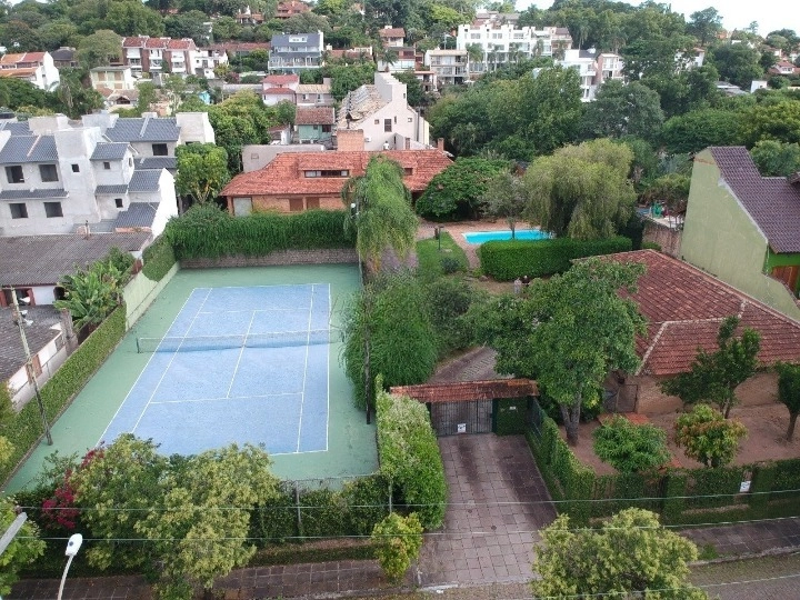 Casa com 5 quartos, cancha de tênis, piscina,450m2, 2.423m² de terreno: 62ª foto da galeria de imagens do imóvel